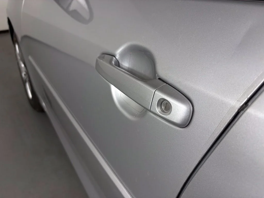 Used 2014 Silver Toyota LE image 11