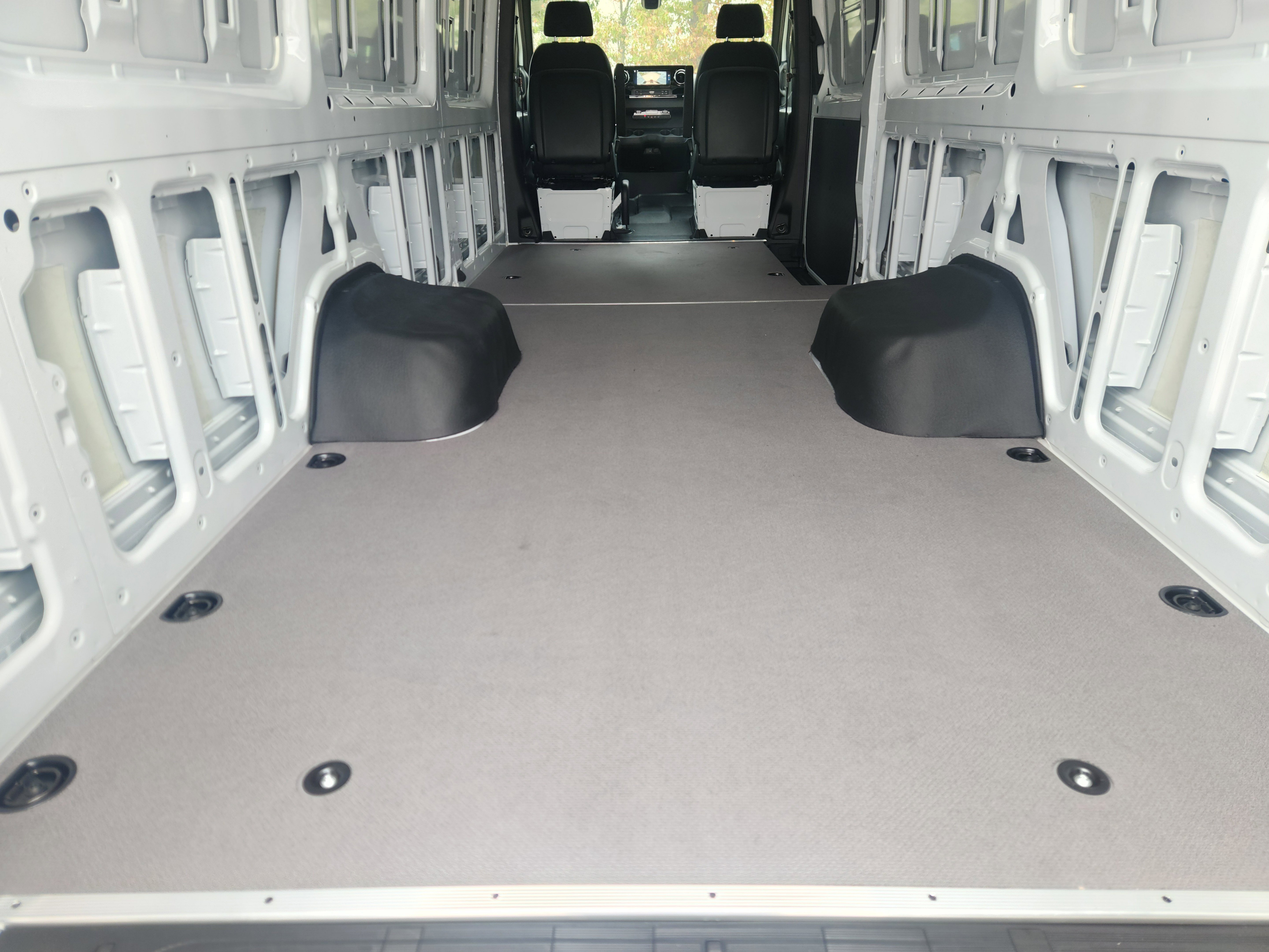 New 2026 Arctic White Mercedes-Benz Cargo 170 WB image 24