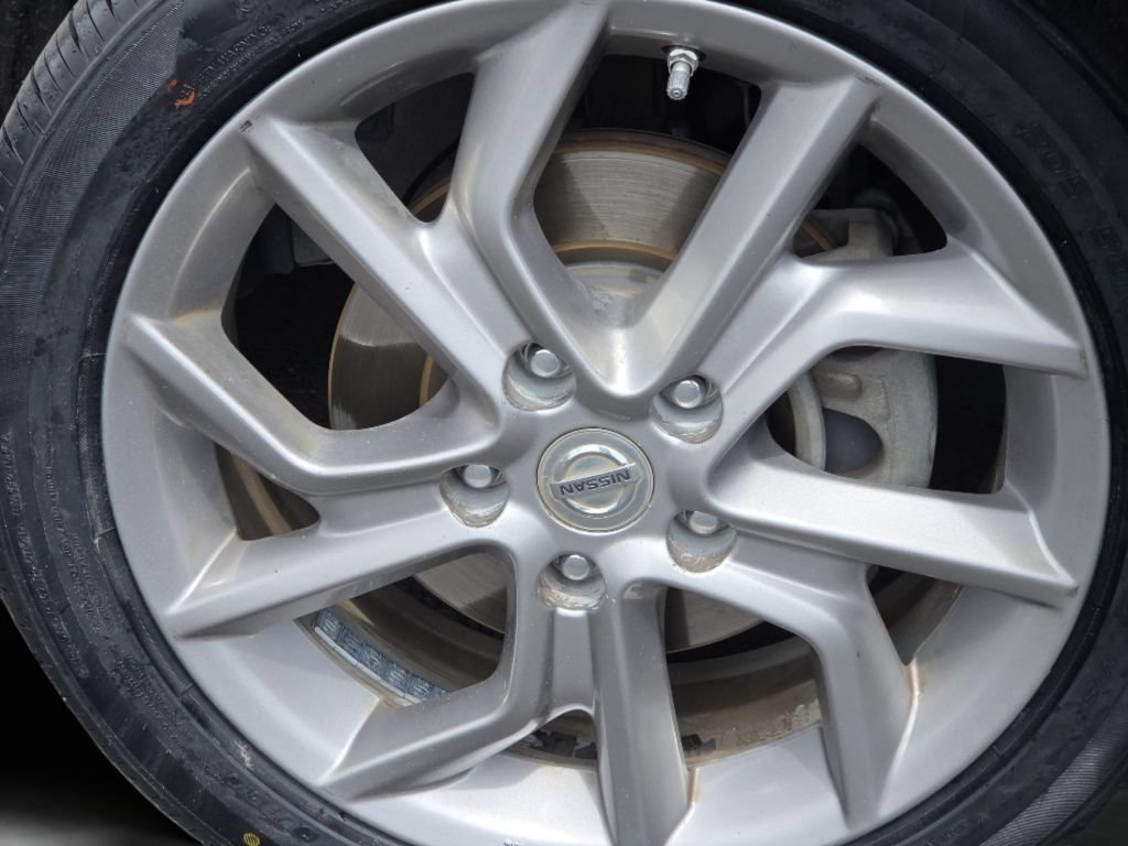 Used 2013 Magnetic Gray Nissan SR image 14