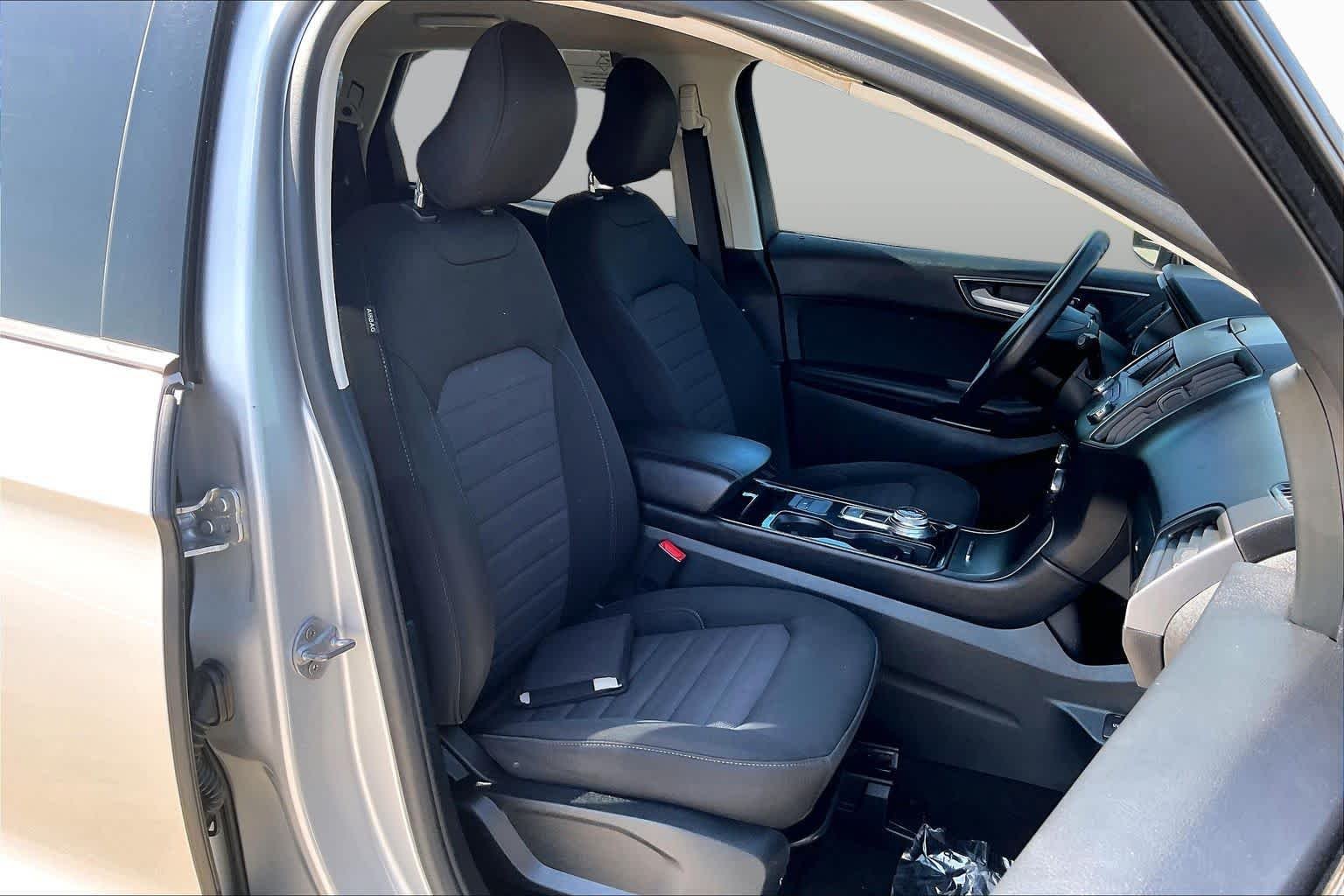 Used 2019 Ingot Silver Metallic Ford SE image 9