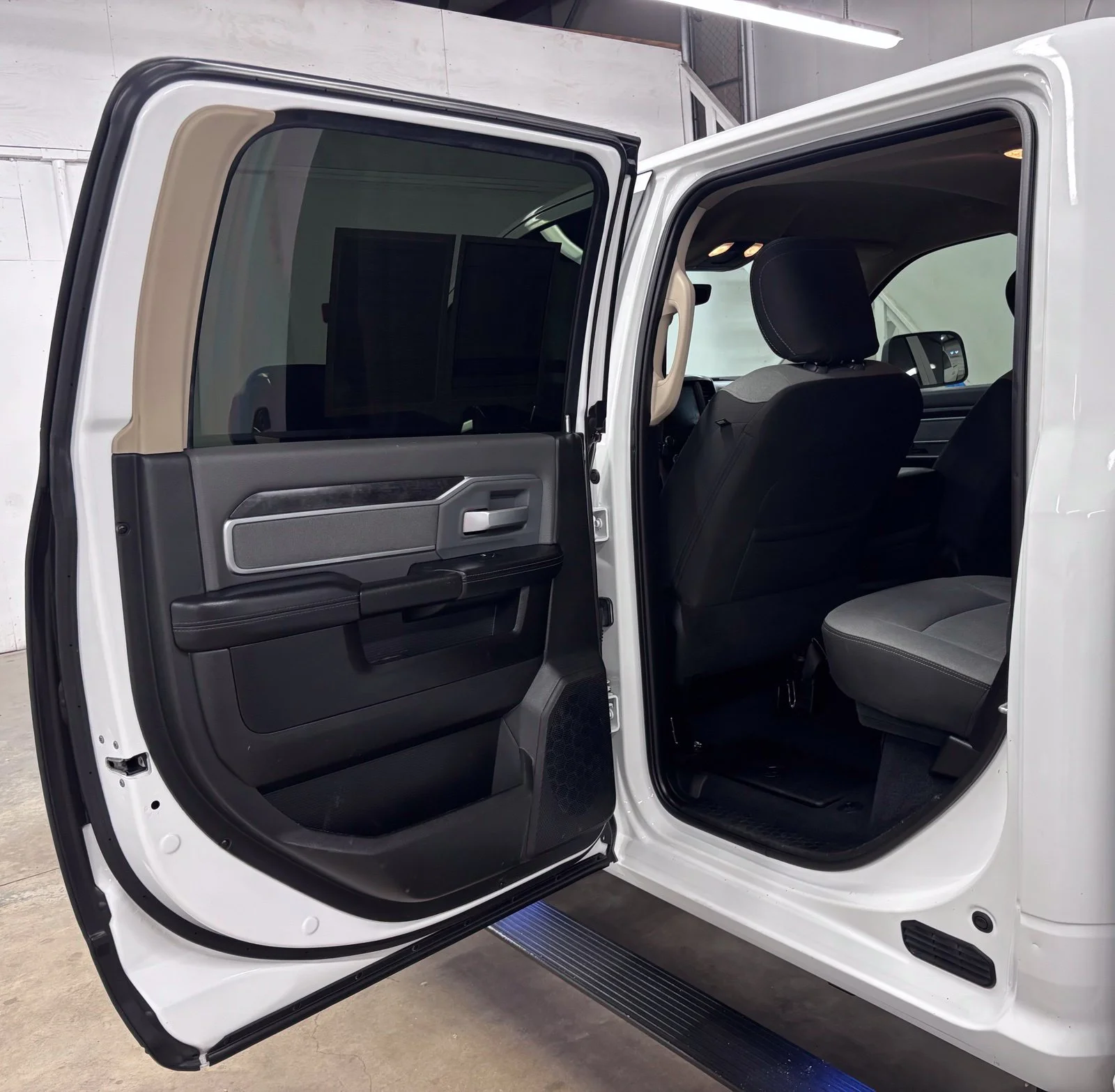 Used 2019 White Ram Big Horn image 23