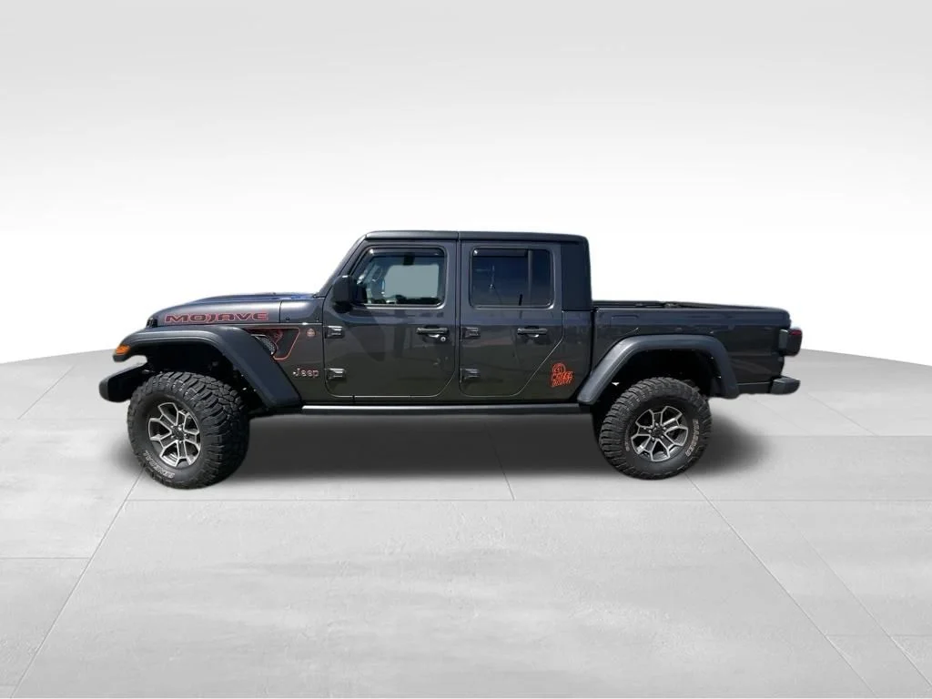Used 2024 Gray Jeep Mojave image 5