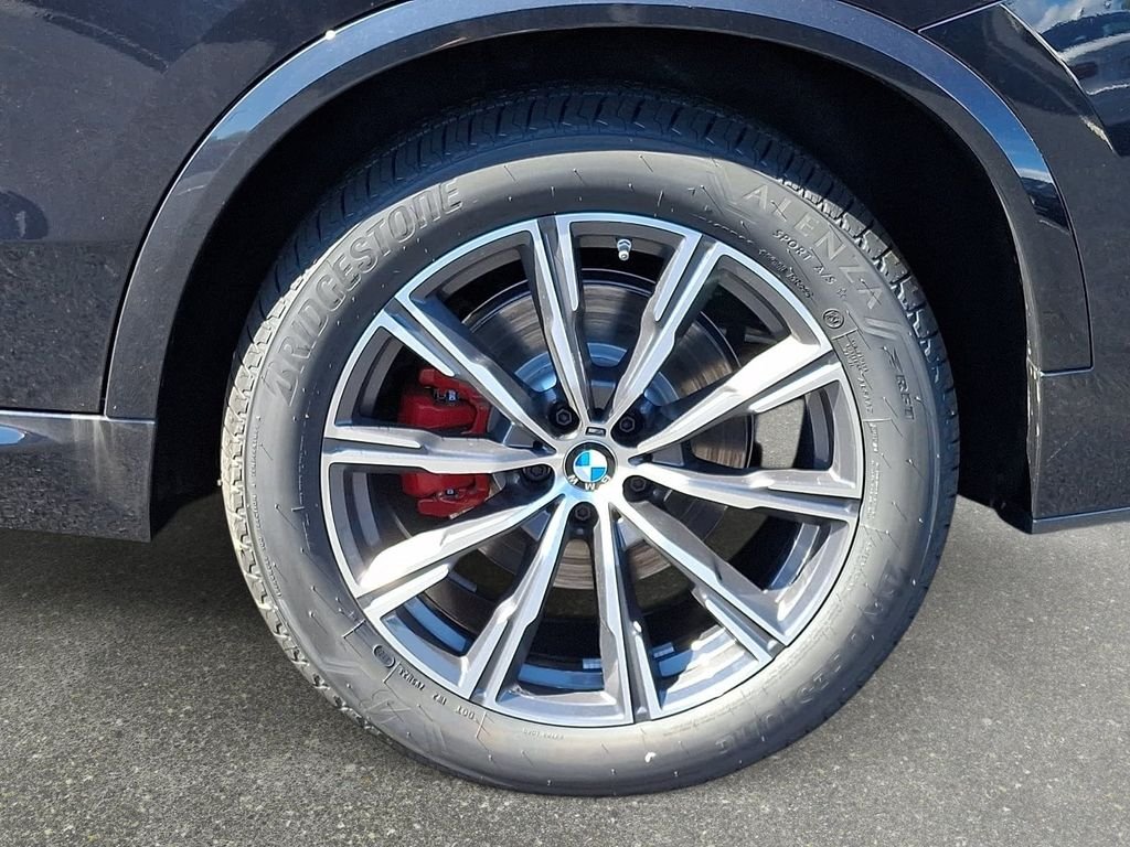 New 2026 Carbon Black Metallic BMW xDrive40i image 8