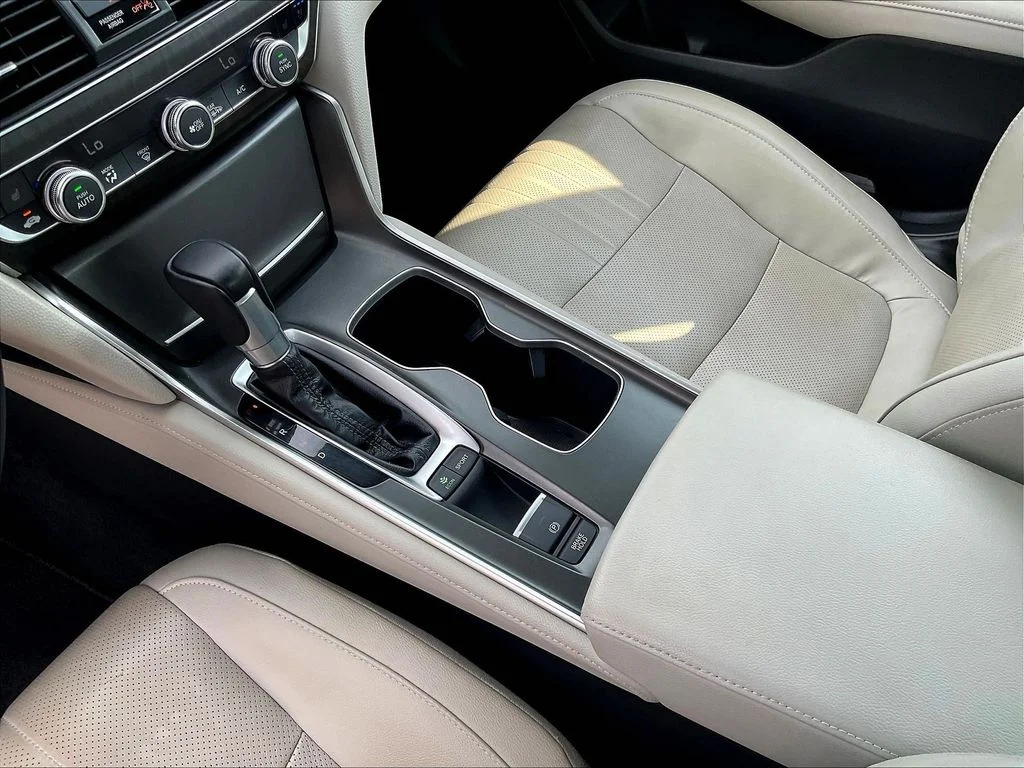 2018 Honda Accord Touring - Photo 24