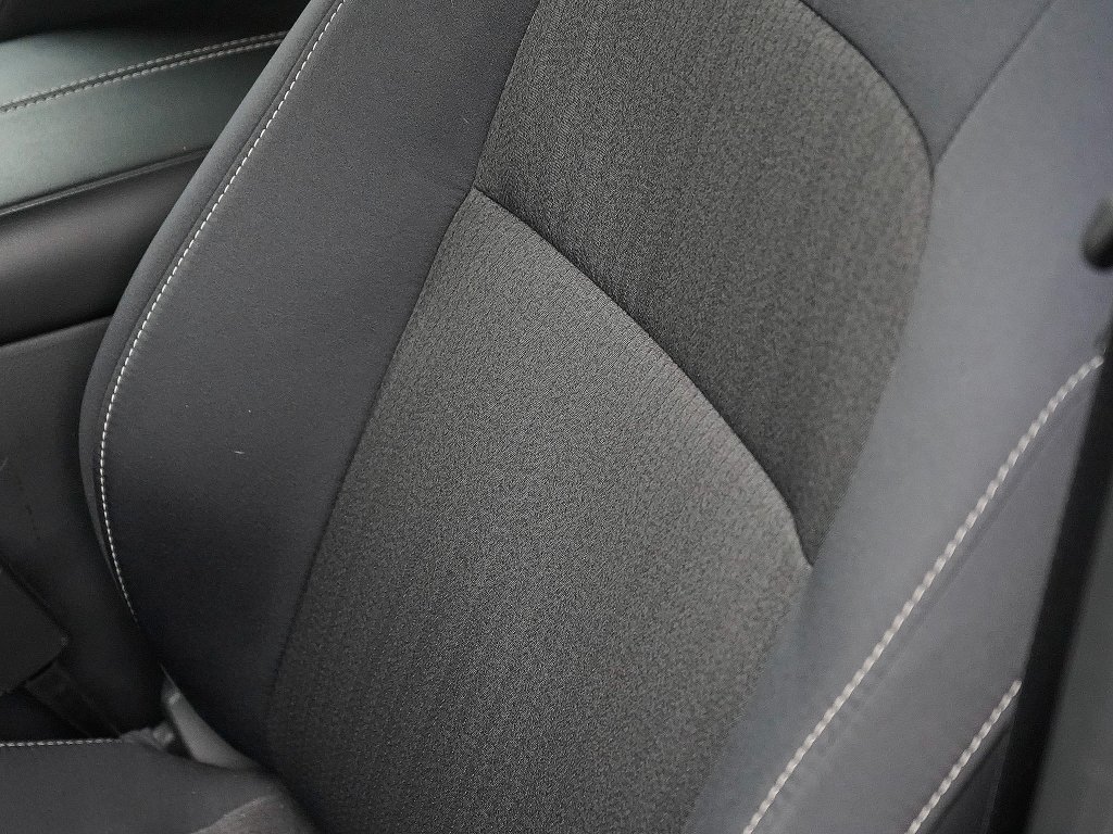 Used 2021 White Nissan 2.5 S image 17