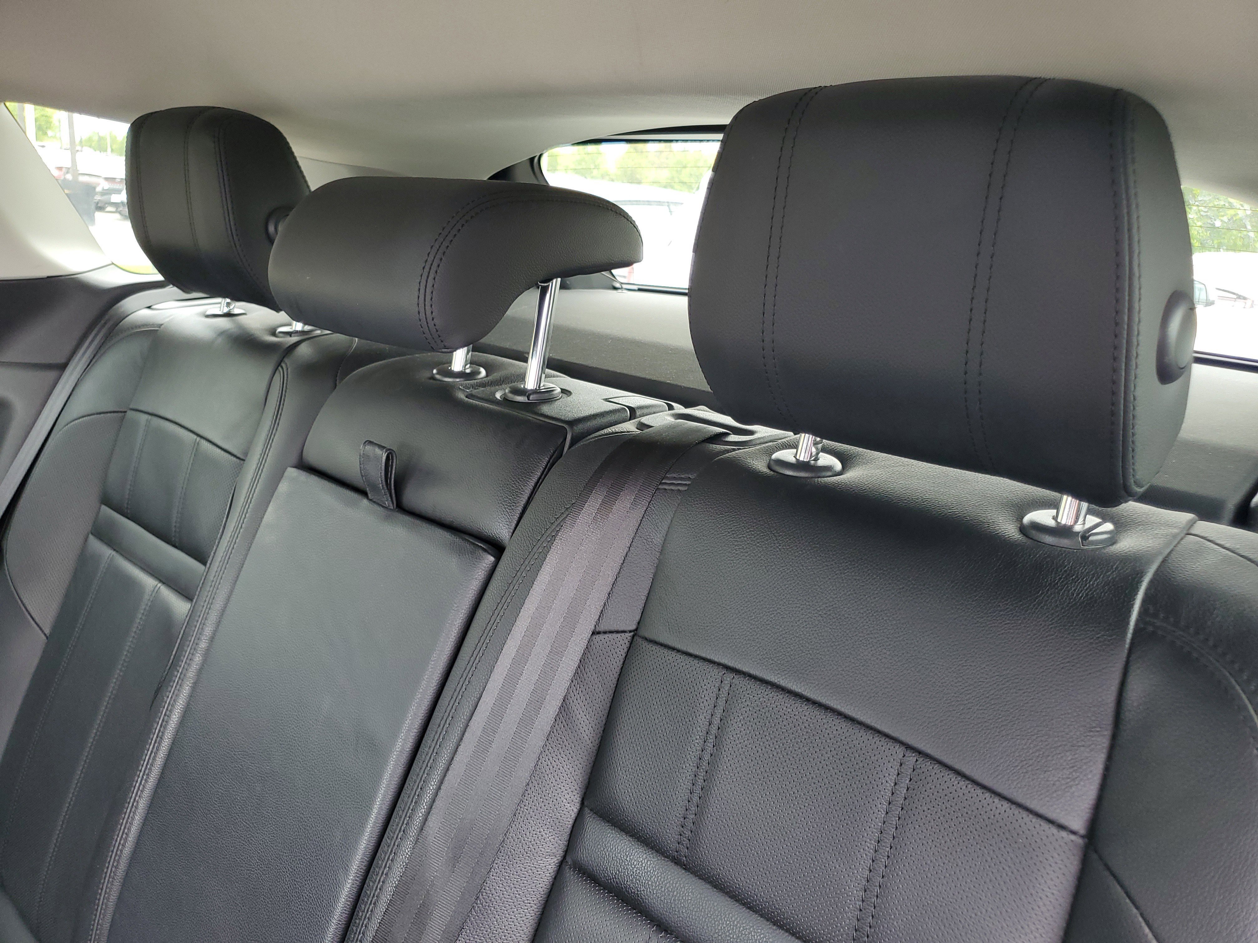 Used 2020 Black Land Rover S image 9