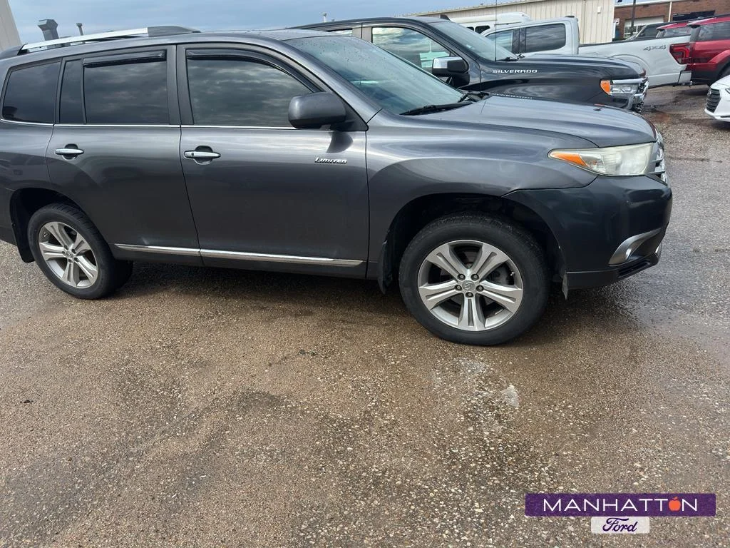 Used 2011 Magnetic Gray Metallic Toyota Limited image 1