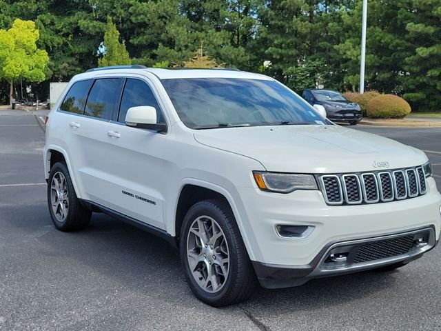 Used 2018 Bright White Clearcoat Jeep Limited image 3