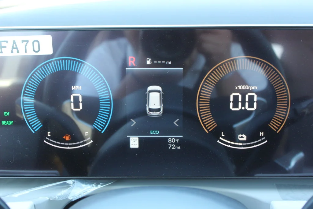 New 2026 Gray Hyundai SEL image 30
