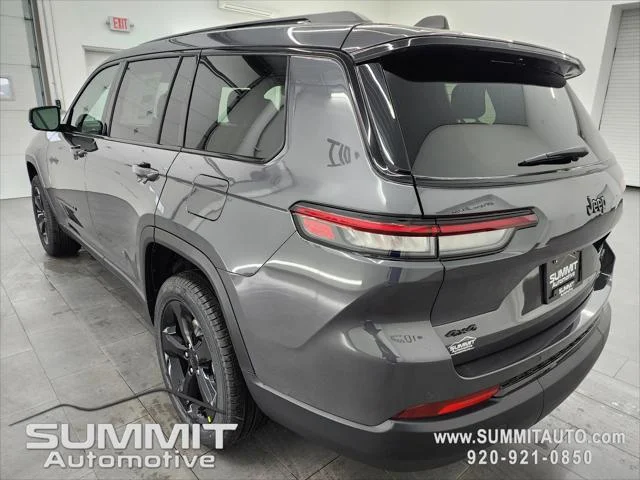 New 2025 Baltic Gray Metallic Clear-Coat Exterior Paint Jeep Limited image 18
