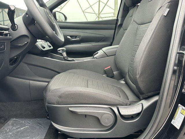 New 2026 Phantom Black Hyundai SE image 9