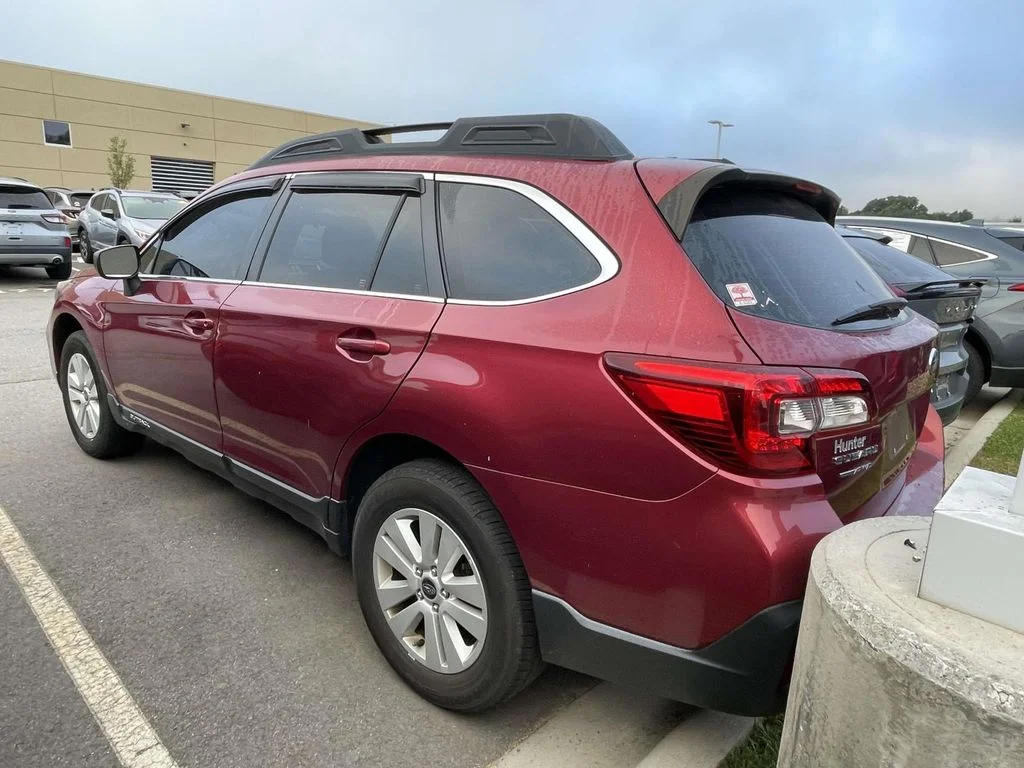 Used 2019 Crimson Red Pearl Subaru 2.5i (CVT) image 3
