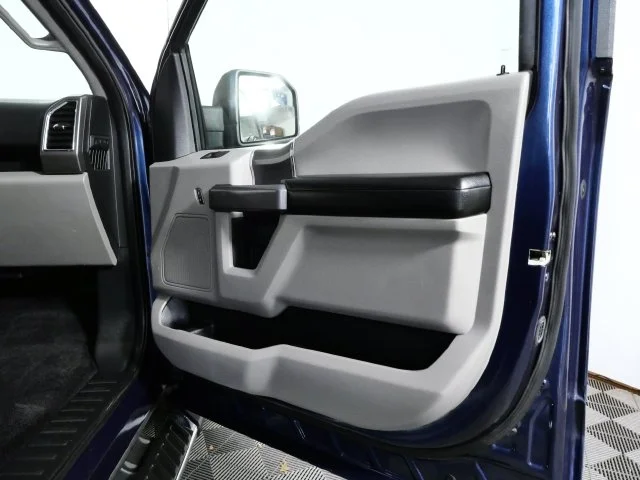 Used 2015 Blue Ford XLT image 12