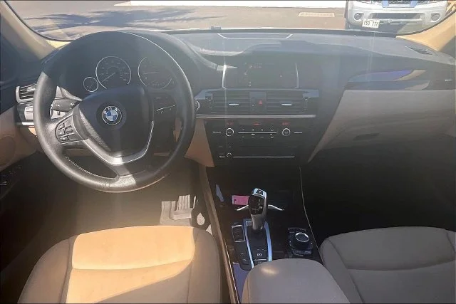Used 2017 Glacier Silver Metallic BMW sDrive28i image 15