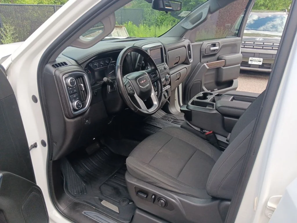 Used 2021 Summit White GMC SLE image 17