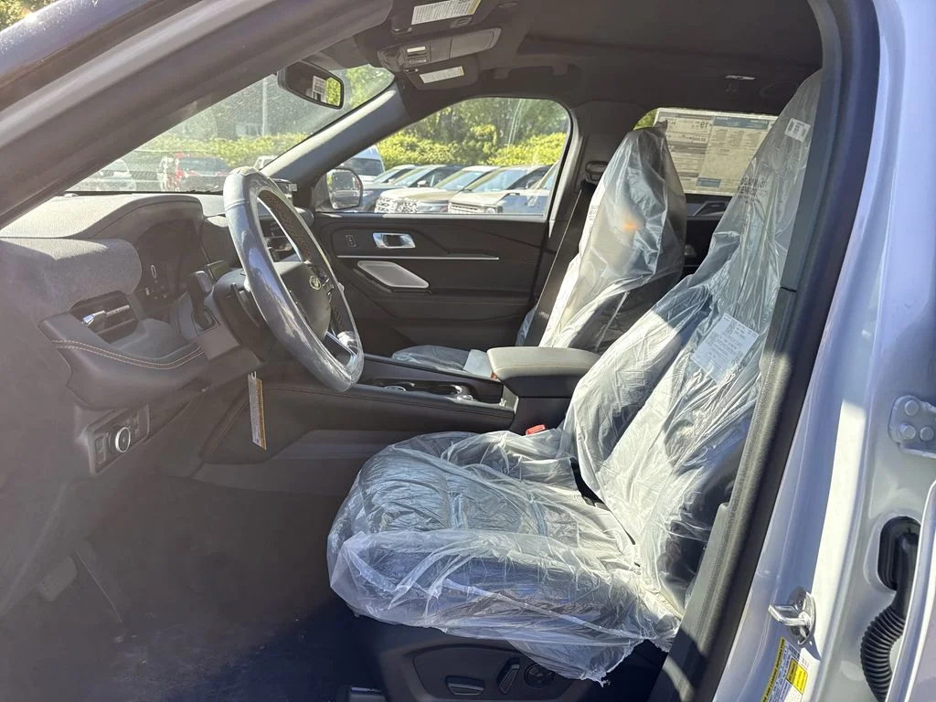 New 2026 White Ford Tremor image 16