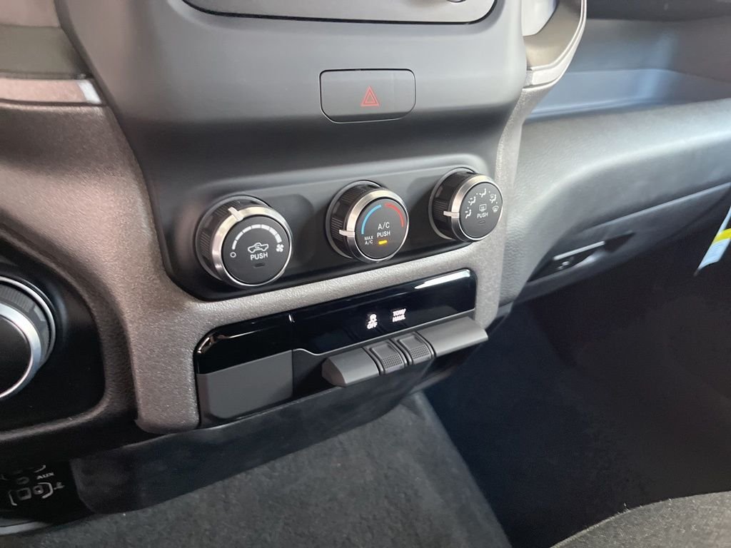 2023 RAM Ram 1500 Pickup Tradesman - Photo 32