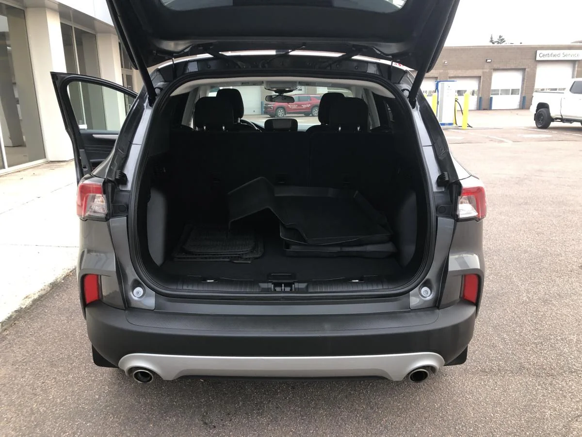 Used 2021 Grey Ford SE AWD image 8
