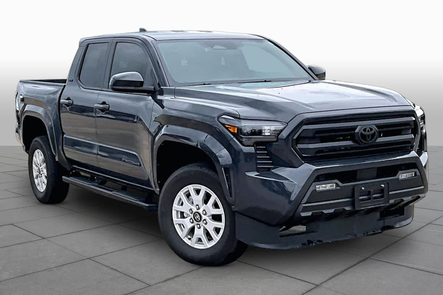 Used 2025 Underground Toyota SR5 image 3