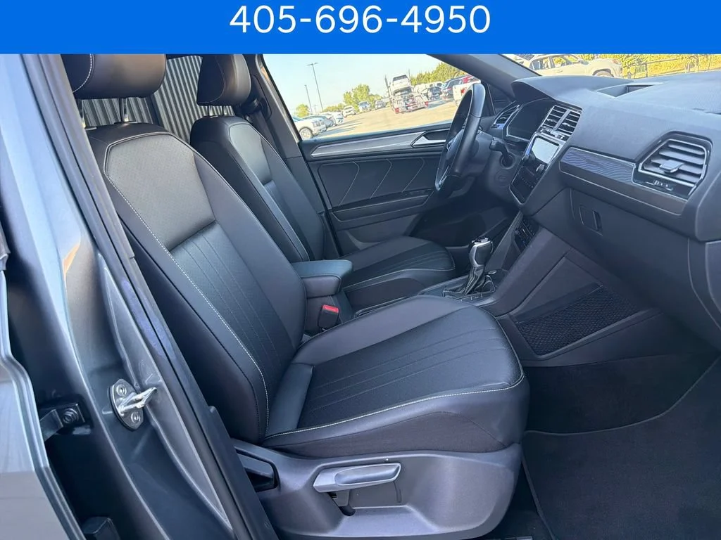 Pre-Owned 2023 Volkswagen Tiguan SE R-Line Black