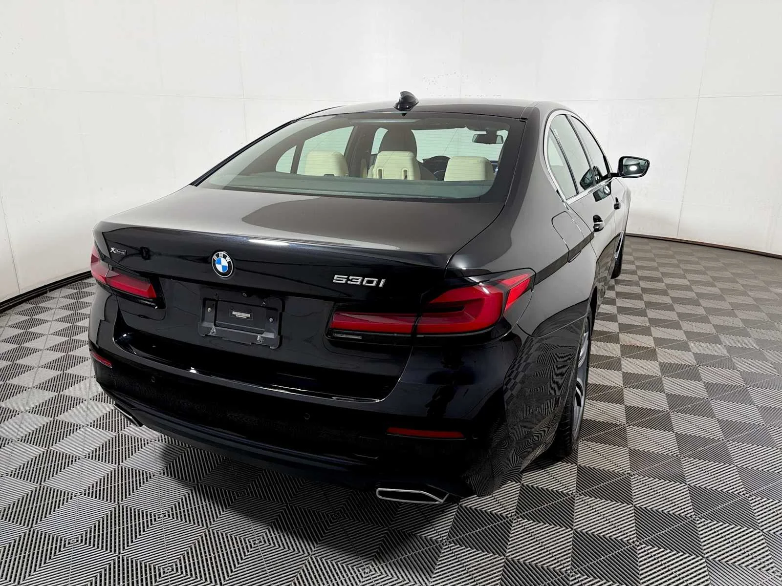 2023 BMW 5 Series 530i - Photo 6