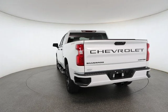 2023 Chevrolet Silverado 1500 Custom - Photo 12