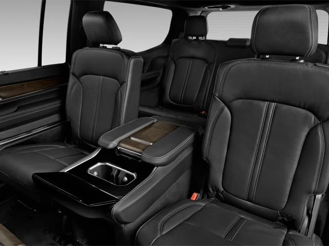 Used 2024 Diamond Black Crystal Pearlcoat Jeep Series III image 11