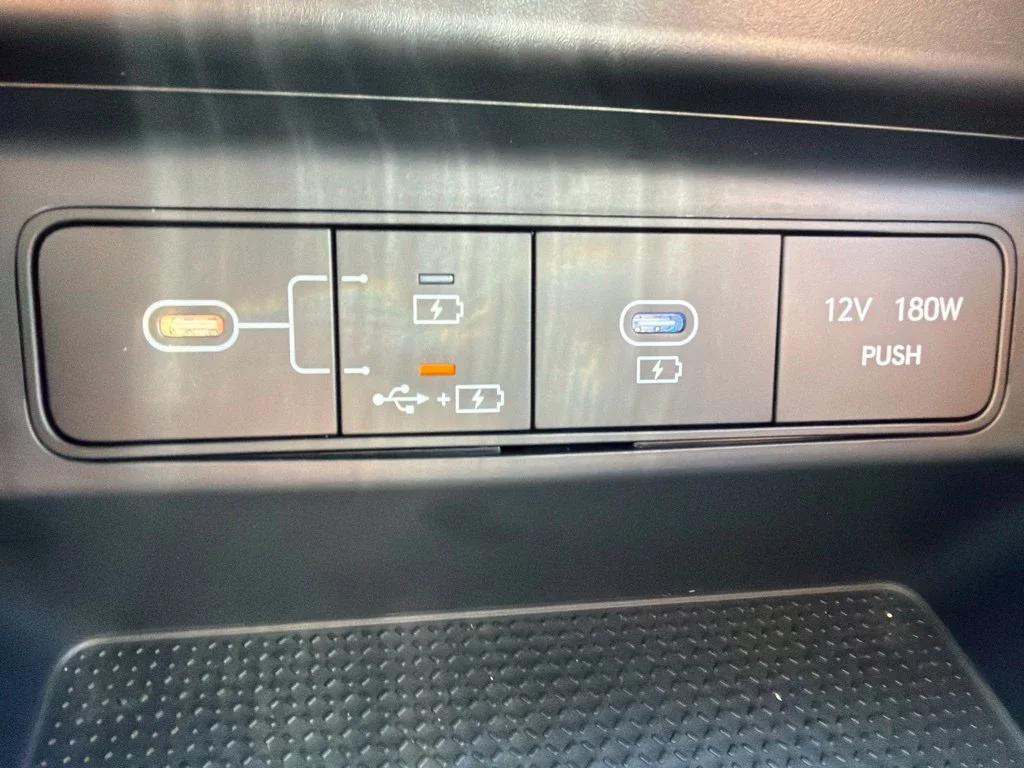 New 2027 Phantom Black Hyundai SE image 31