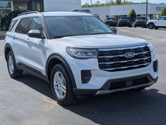 New 2026 Space White Metallic Ford Active image 4