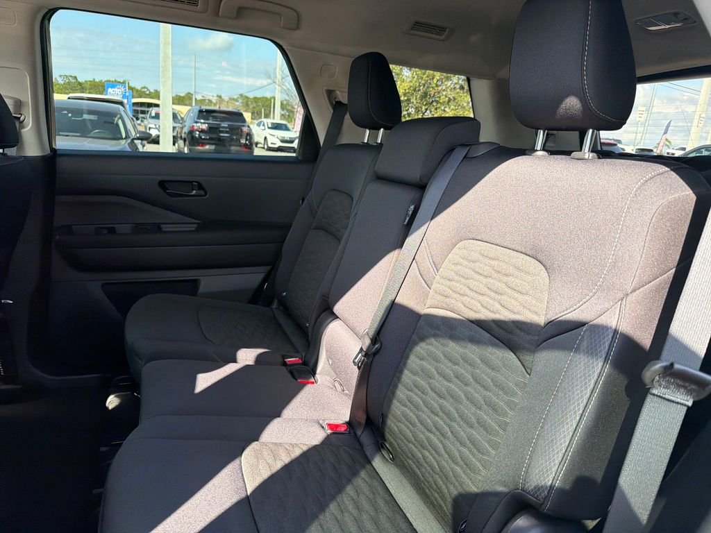 New 2026 Nissan Pathfinder SV 4D Sport Utility