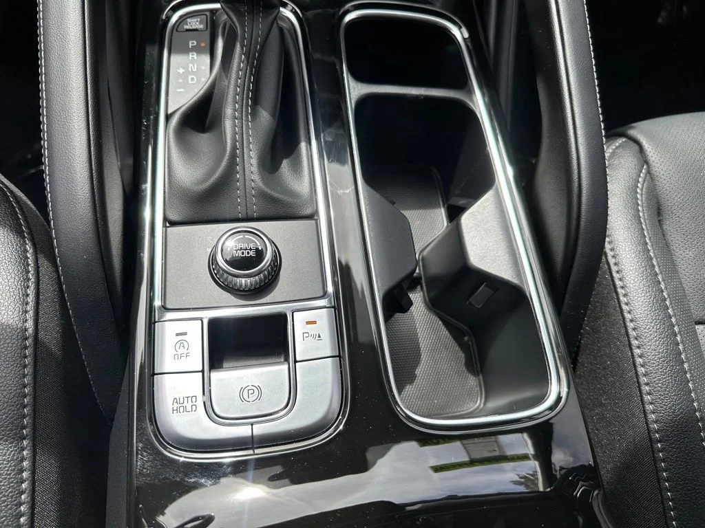 Used 2025 Silver Kia EX image 8