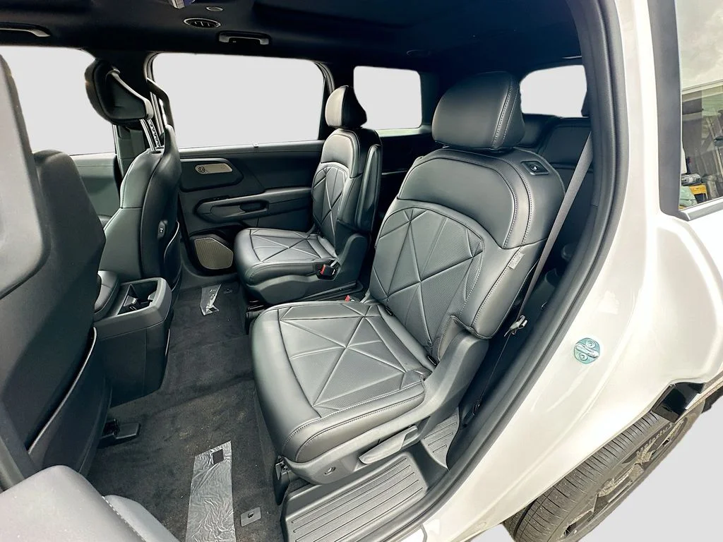 New 2027 White Kia SX image 26