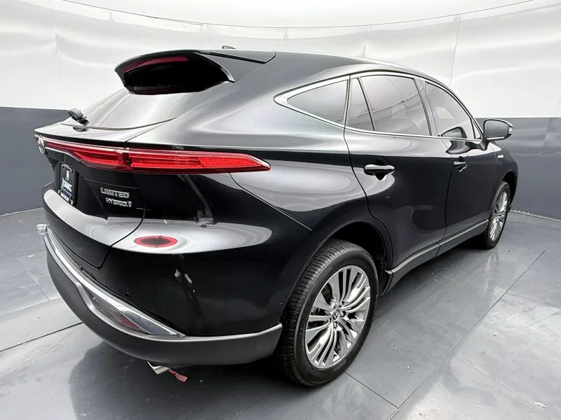 Used 2021  Toyota Limited Sport Utility 4D image 6