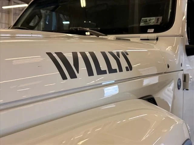 Used 2022 White Jeep Willys image 3