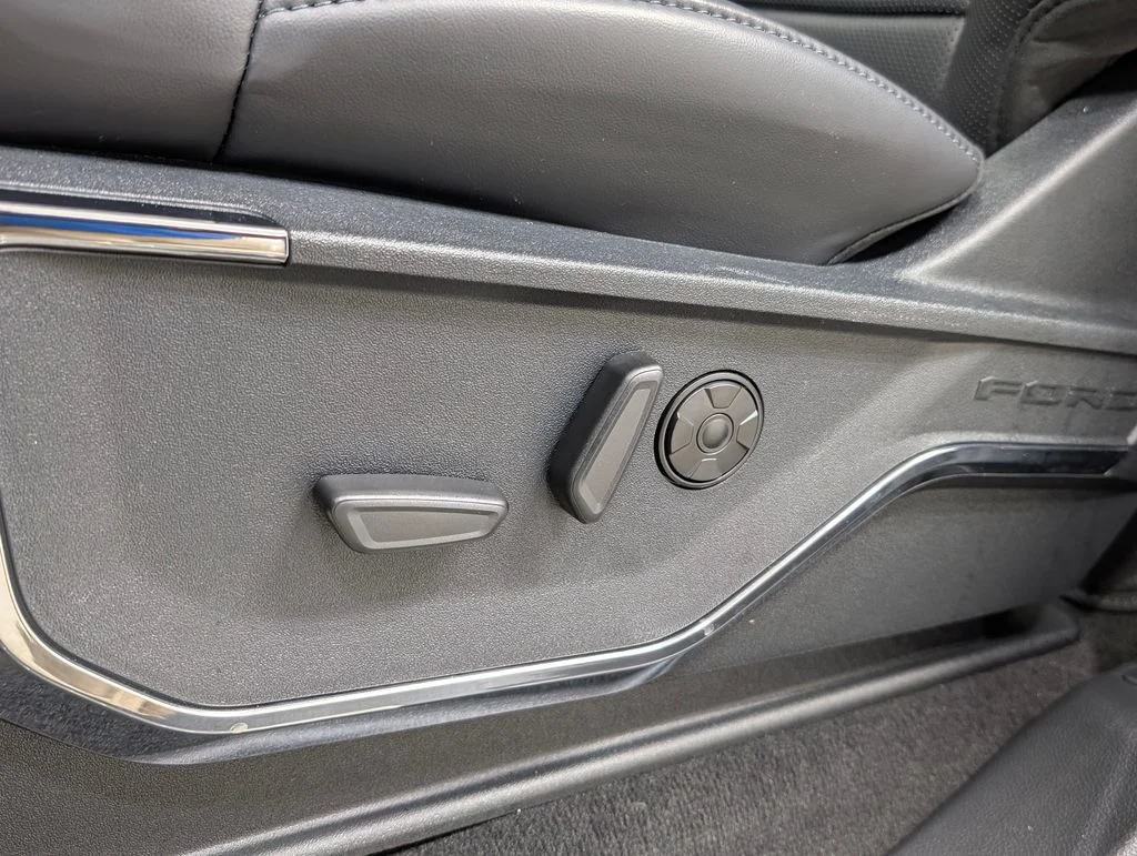 New 2026 Star White Metallic Tri-Coat Ford F-450® Platinum® image 15