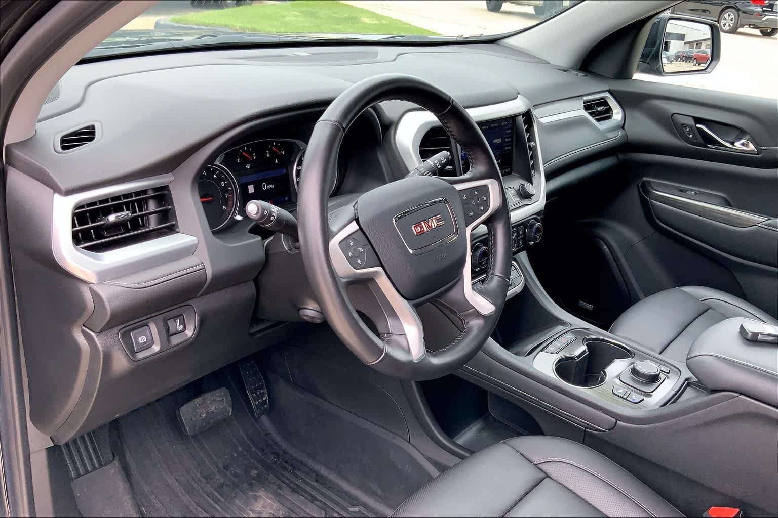 Used 2020 Carbon Black Metallic GMC SLT image 18