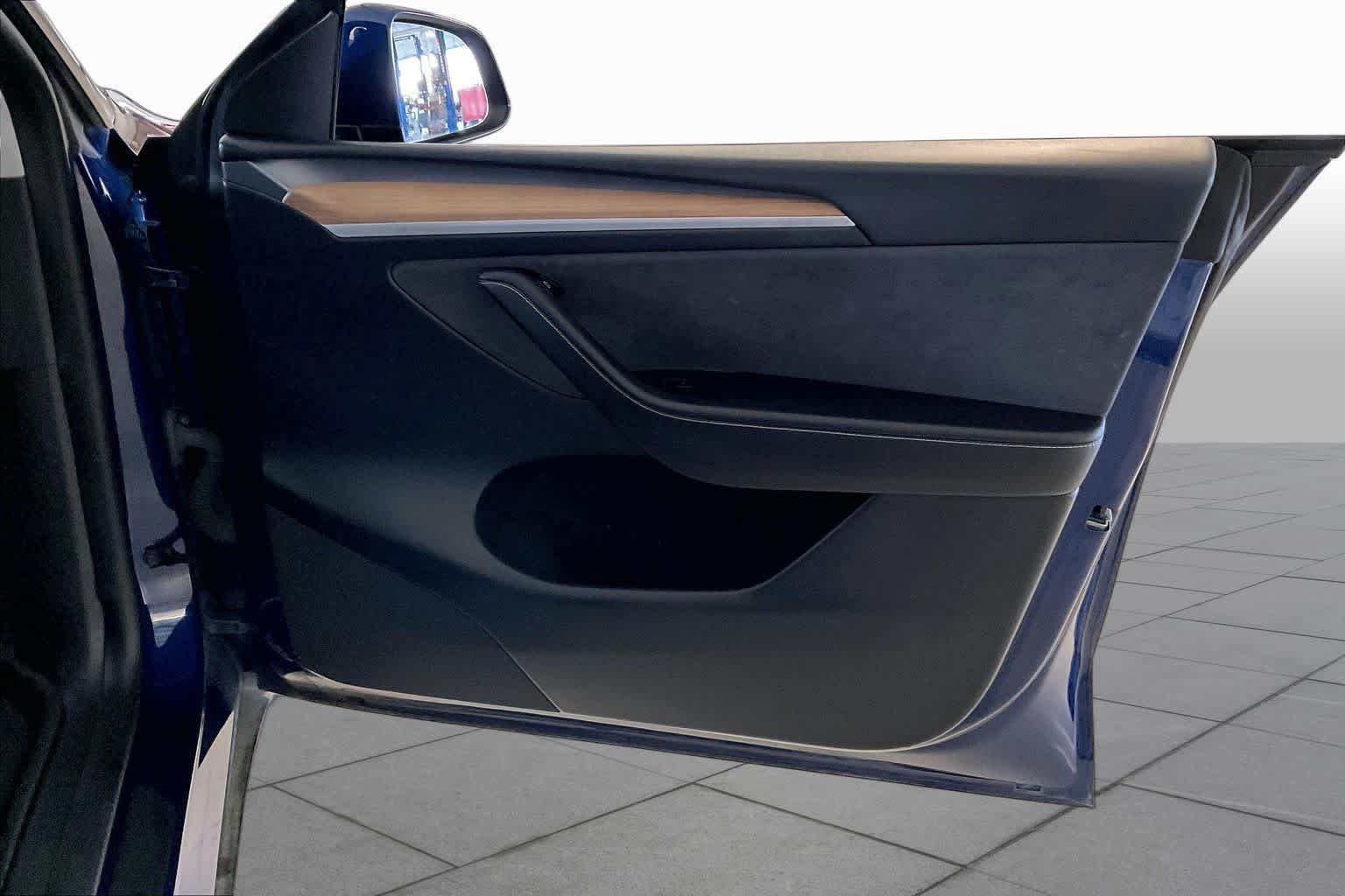 Used 2023 Deep Blue Metallic Tesla  image 20