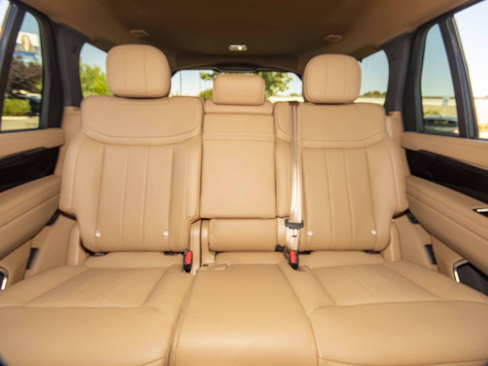 New 2026 Santorini Black Land Rover SE image 46