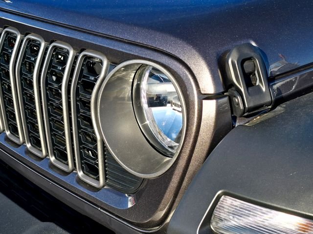New 2026 Granite Crystal Metallic Clear-Coat Exterior Paint Jeep Sport image 27