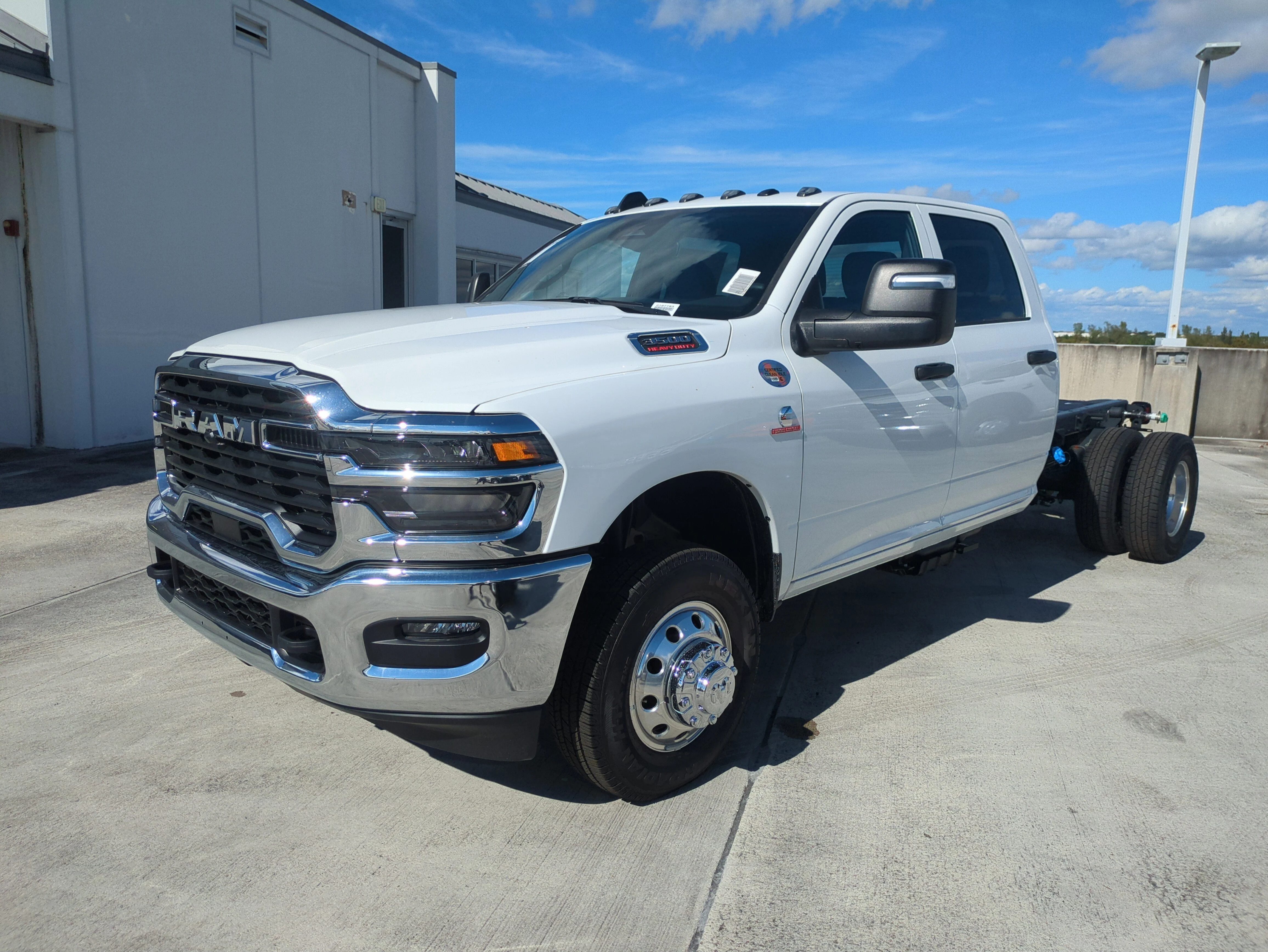 2026 RAM 3500 Chassis Tradesman - Photo 8