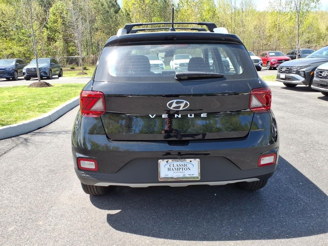 New 2026 Onyx Black Hyundai SEL image 7