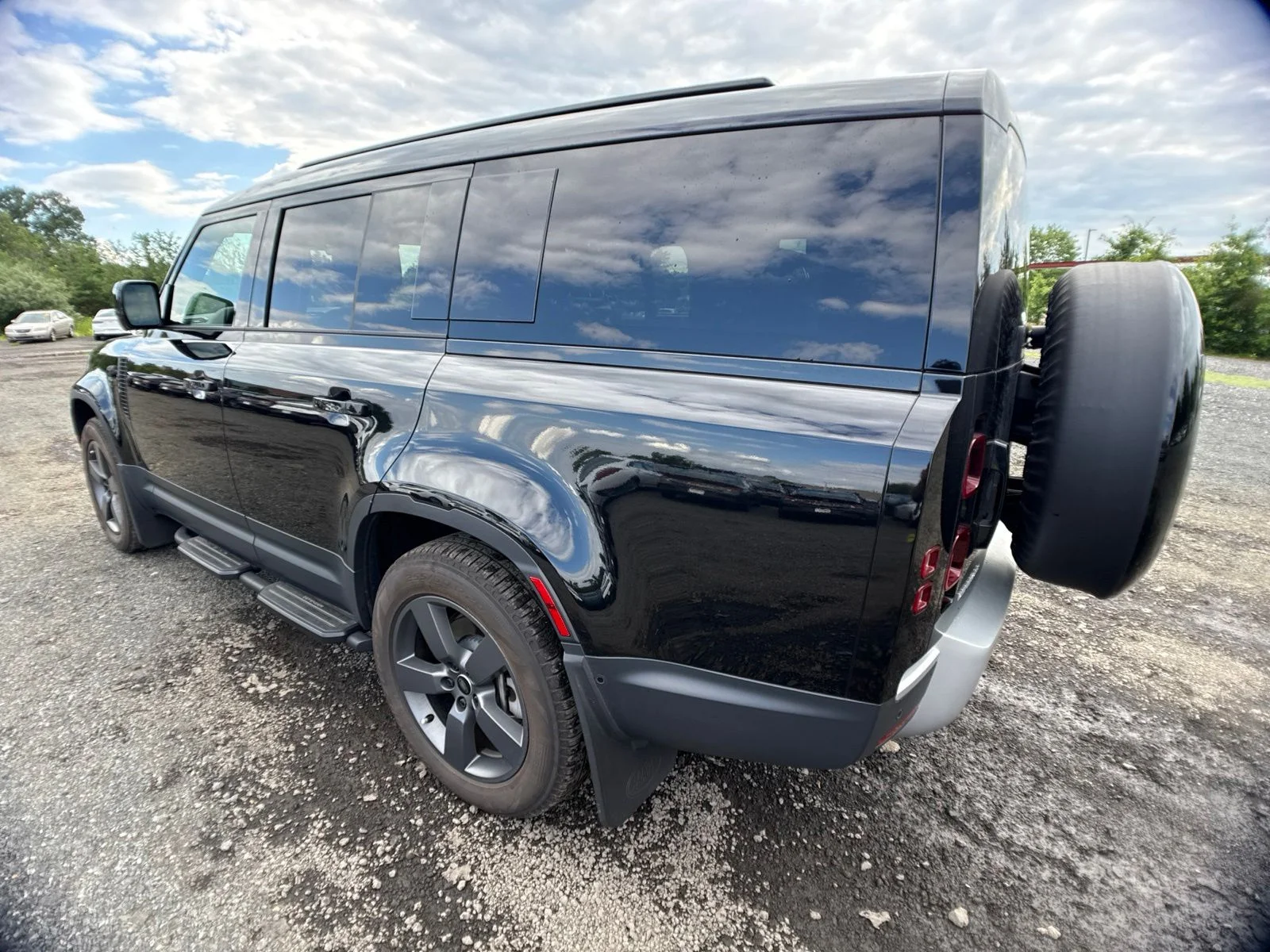 Used 2025 Black Land Rover S image 5