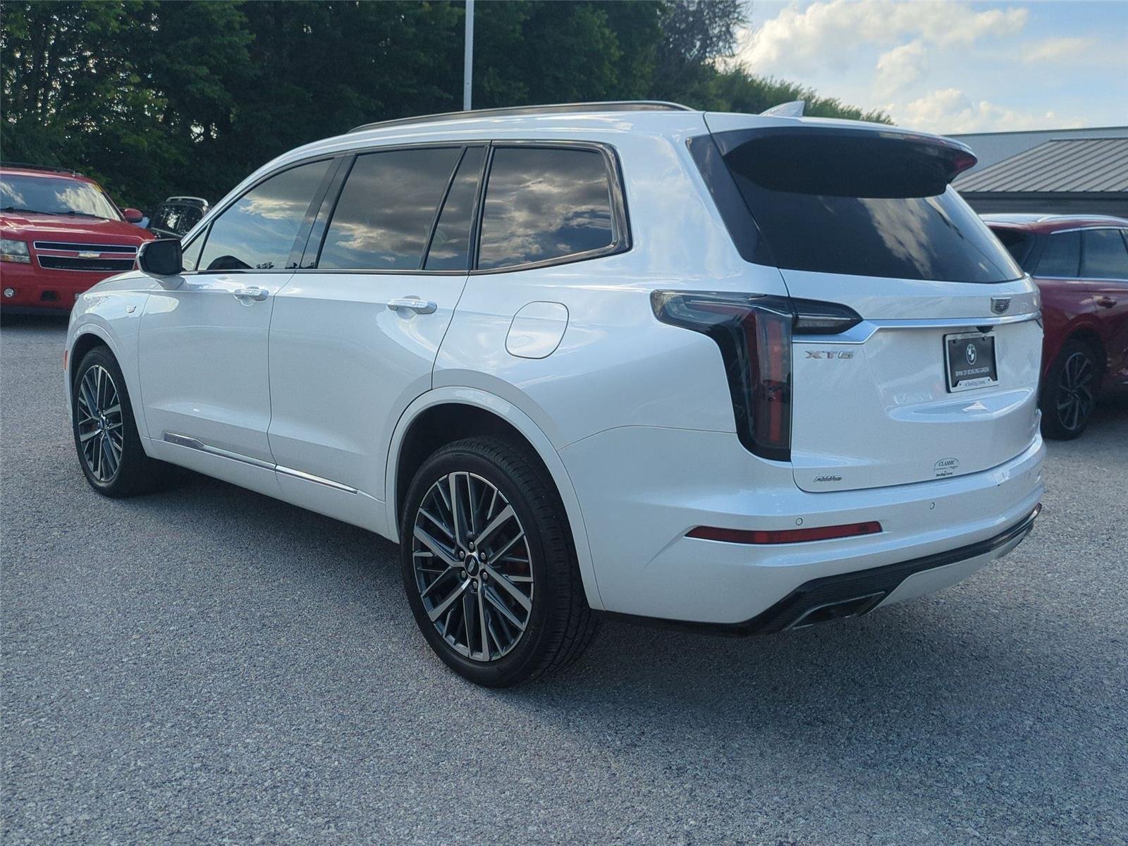 Used 2022 Crystal White Tricoat Cadillac Sport image 3