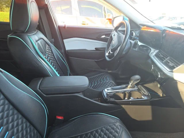 Used 2025 Marina Blue Chevrolet LT image 4
