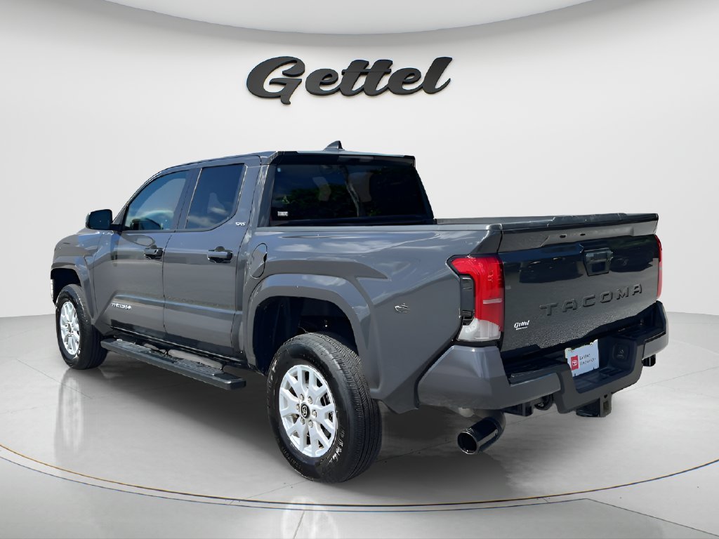 Used 2025  Toyota SR5 image 7