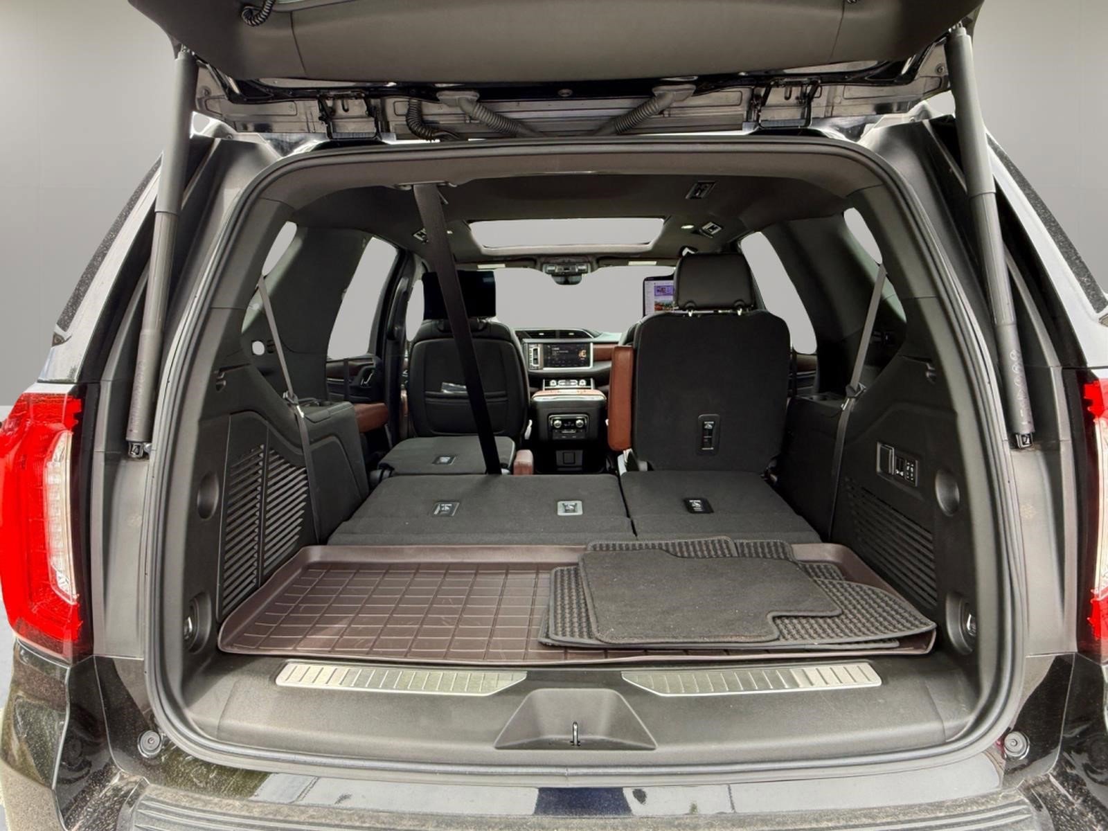 Used 2023 Onyx Black GMC Denali Ultimate image 16