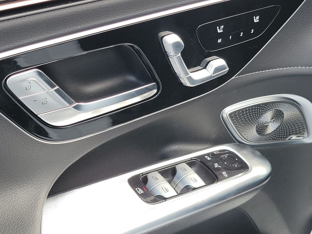 New 2027 Polar White Mercedes-Benz EQE 320+ image 17