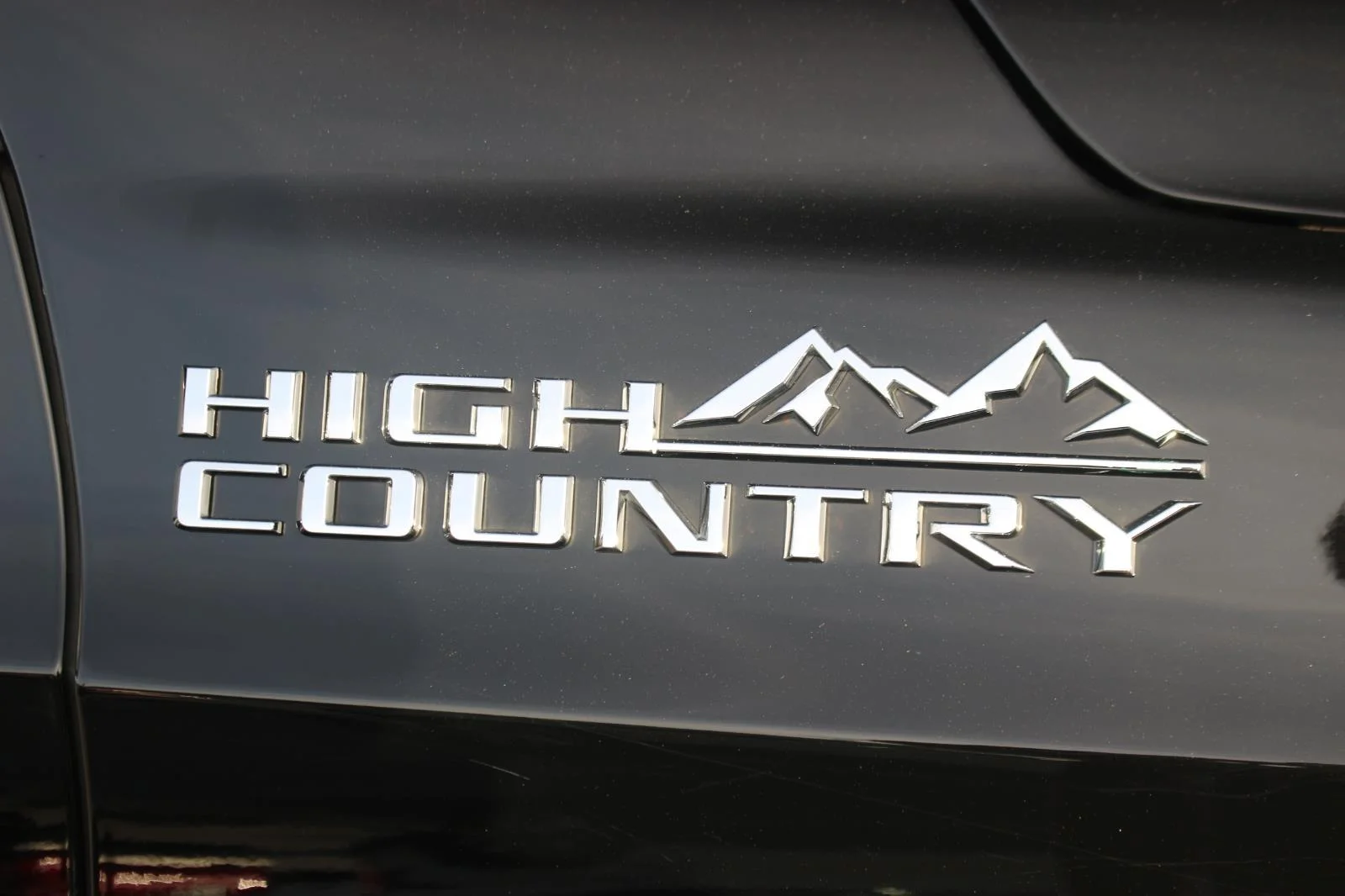 Used 2025 Black Chevrolet High Country image 11