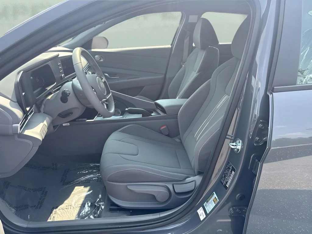Used 2026 Gray Hyundai SEL Sport image 5
