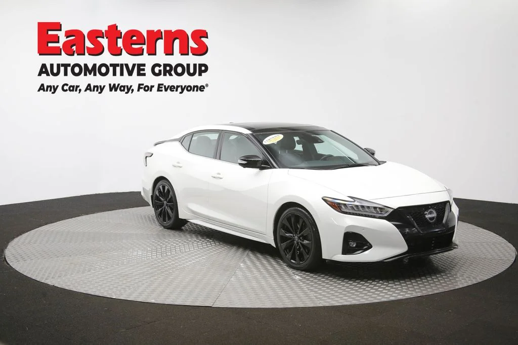 Used 2023 White Nissan SR image 54